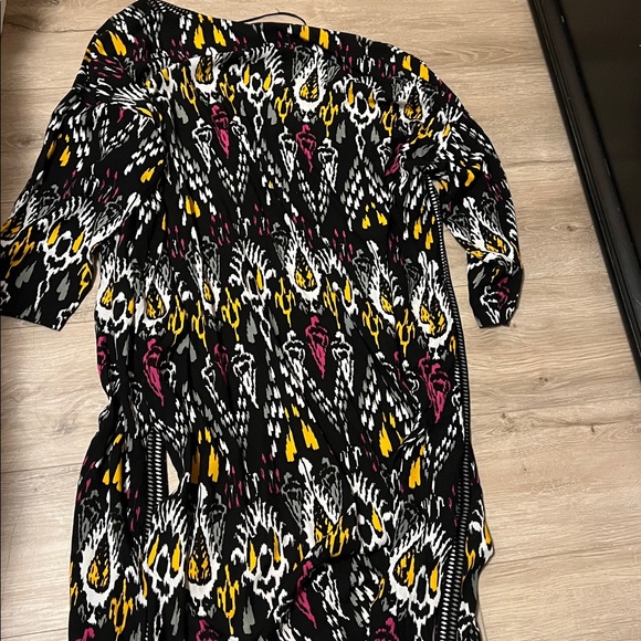 LOFT Black and Yellow coverup - Picture 3 of 3